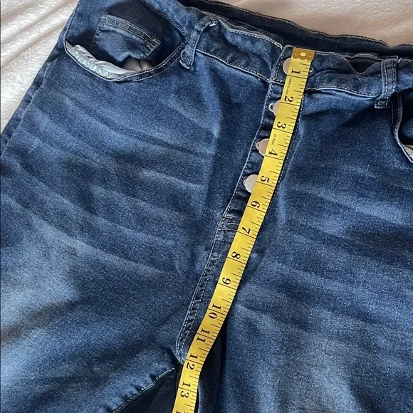 SHEIN Curve Blue Flare Jeans - Size 4XL - Picture 8 of 11